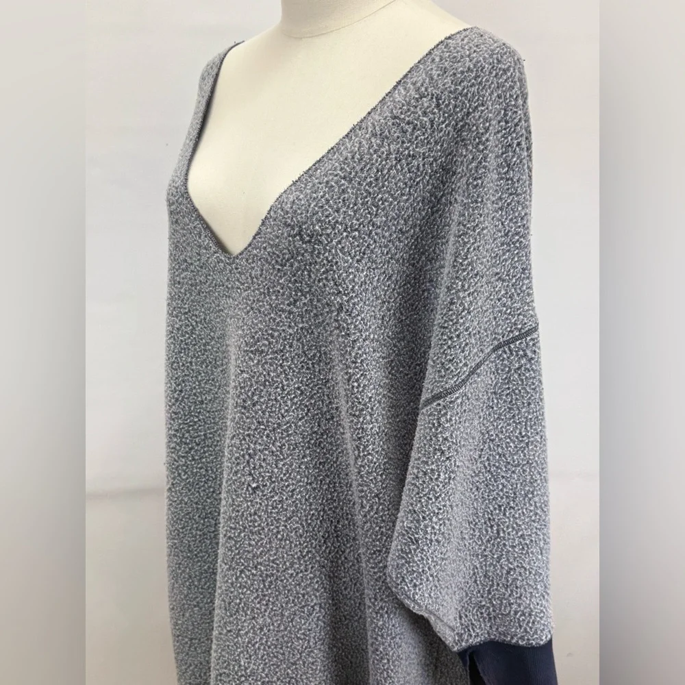 INTIMATELY FREE PEOPLE Navy V-Neck distressed oversized fleece Sweatshirt size S - Picture 3 of 13